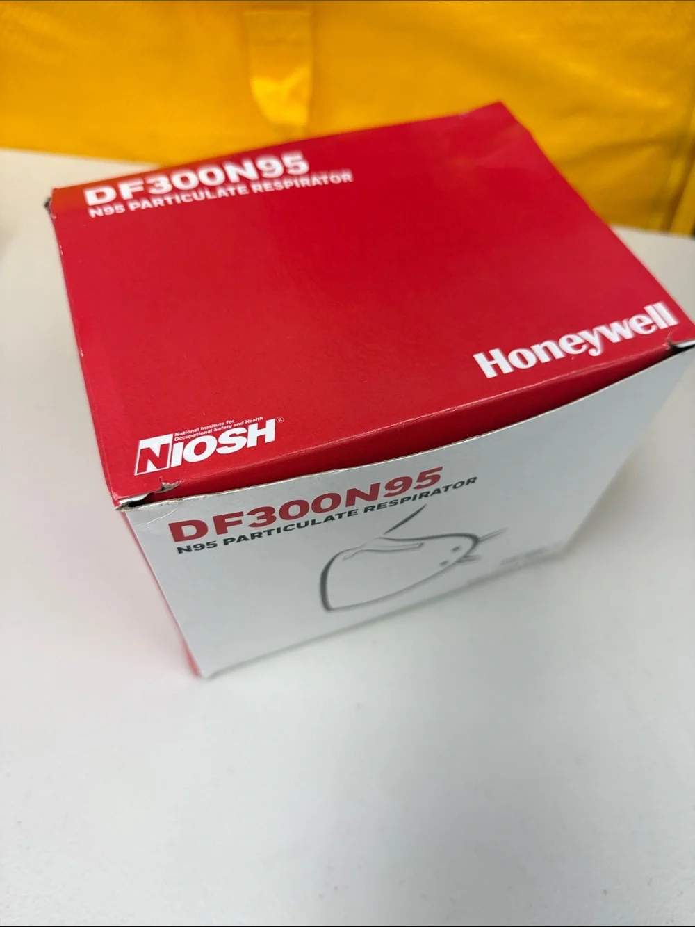 Honeywell DF300N95 N95 Particulate Respirator disposable face masks - White